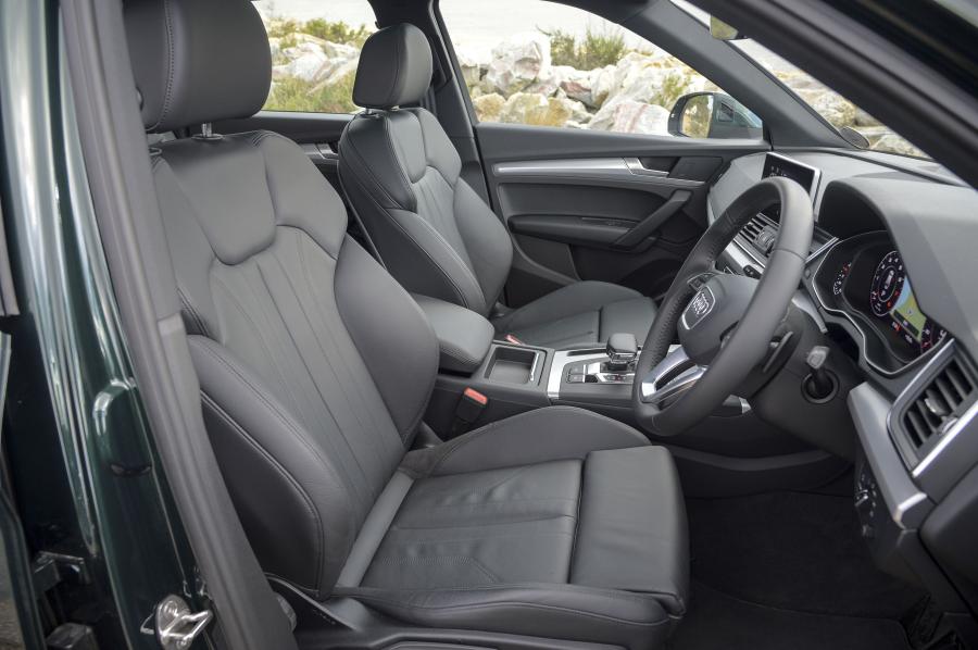 Интерьер Audi Q5 TFSI Quattro S-Line 2017 года  (ZA) (фото 13 из 30)